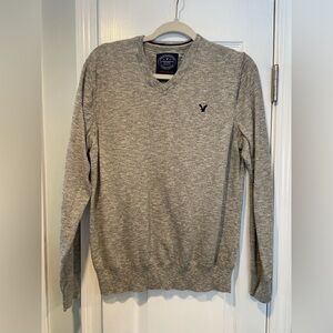 American Eagle Mens Size L Gray Athletic Fit Cotton V Neck Logo Pullover Sweater